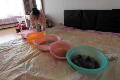 木兰楼上漏水，住户失联，小区没物管，业主维权难！律师来支招……